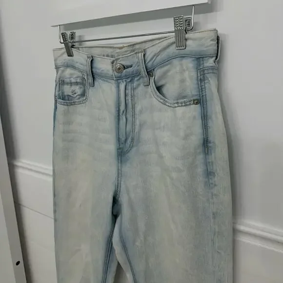 Women’s American Eagle Distressed Mom Jean Size 4 - Picture 2 of 7